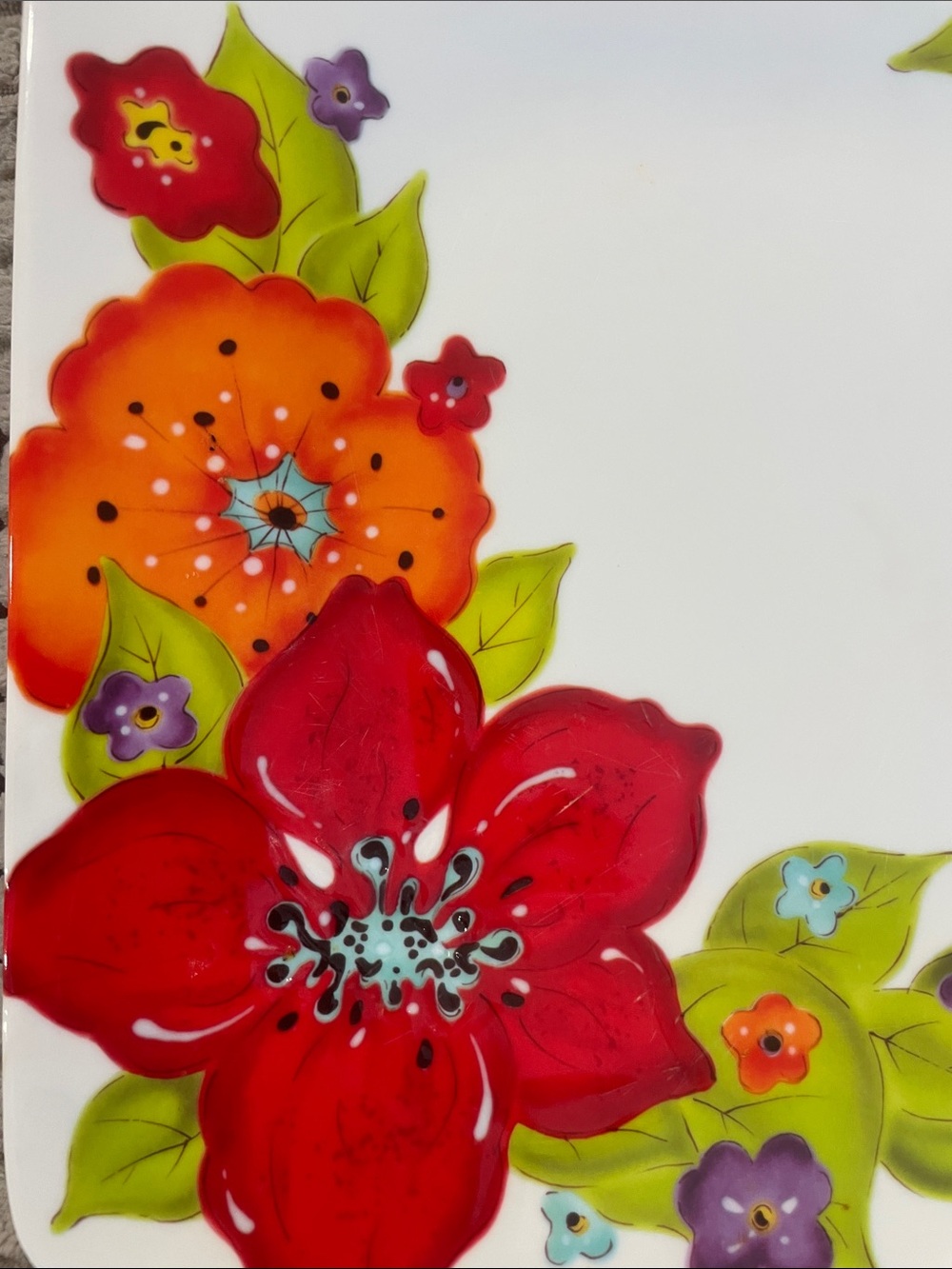 Set of 4 Floral Square plastic DINNER Plates - Red, Orange, Aqua, Green Accents - Picture 3 of 4